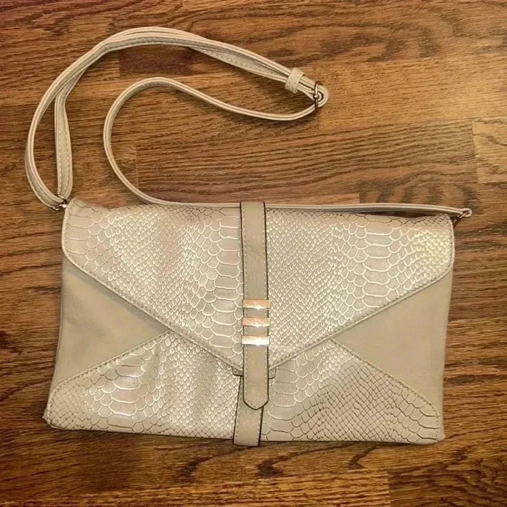 Melie Bianca Faux Leather Over the Shoulder/Crossbody Purse Light Tan - Picture 3 of 12